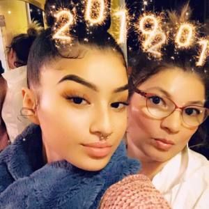 Meet your Posher, Viviana